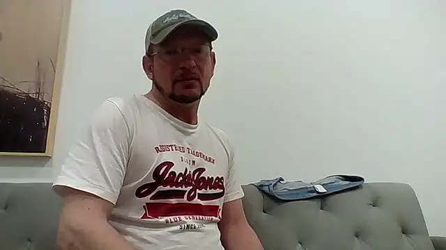 Snapshot of Custard-Lovers chatting on May 3, 2026, 5:05 pm Custard-Lovers online show from May 3, 2026, 5:05 pm