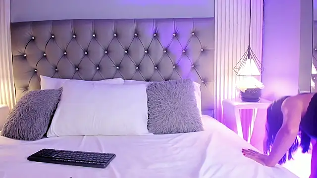 Scarrlethx online show from April 21, 2026, 5:08 pm