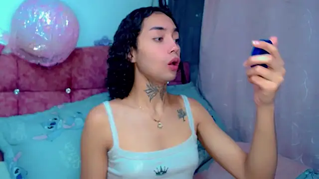 Snapshot of Darianna_A chatting on July 8, 2026, 5:35 pm Darianna A online show from July 8, 2026, 5:35 pm