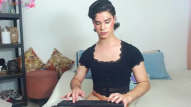 Snapshot of Rosseta_cute1 chatting on July 25, 2026, 1:50 pm Rosseta cute1 online show from July 25, 2026, 1:50 pm