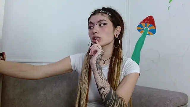 Snapshot of giulietta_monsalve chatting on July 23, 2026, 1:41 am giulietta monsalve online show from July 23, 2026, 1:41 am