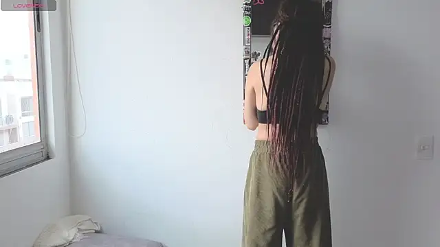 giulietta monsalve online show from April 19, 2026, 8:11 pm