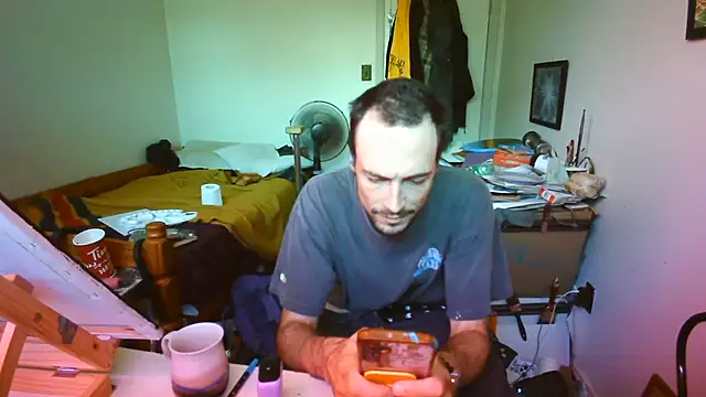 Snapshot of JohnnyMoves chatting on July 31, 2026, 7:55 pm JohnnyMoves online show from July 31, 2026, 7:55 pm