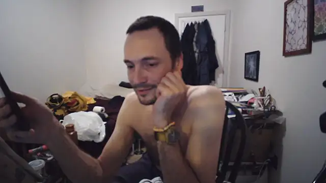 Snapshot of JohnnyMoves chatting on July 23, 2026, 5:16 am JohnnyMoves online show from July 23, 2026, 5:16 am