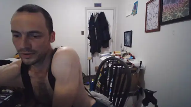 Snapshot of JohnnyMoves chatting on June 21, 2026, 1:55 am JohnnyMoves online show from June 21, 2026, 1:55 am