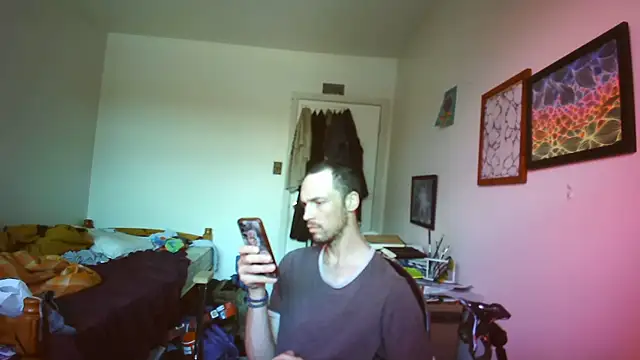 Snapshot of JohnnyMoves chatting on July 3, 2026, 5:19 pm JohnnyMoves online show from July 3, 2026, 5:19 pm