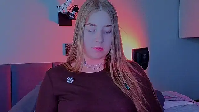 Snapshot of ShowmeYourfetish chatting on May 17, 2026, 3:06 am ShowmeYourfetish online show from May 17, 2026, 3:06 am