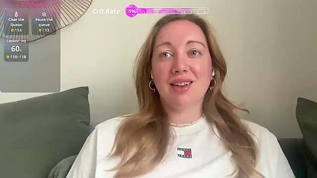 Snapshot of arielsweetieee chatting on July 14, 2026, 7:13 am arielsweetieee online show from July 14, 2026, 7:13 am