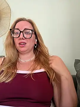 Snapshot of arielsweetieee chatting on July 16, 2026, 7:27 am arielsweetieee online show from July 16, 2026, 7:27 am