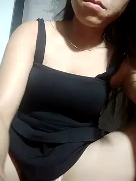 Snapshot of Zara-Lina chatting on May 31, 2026, 10:54 pm Zara-Lina online show from May 31, 2026, 10:54 pm