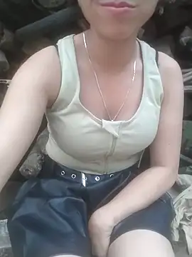 Snapshot of Zara-Lina chatting on April 25, 2026, 10:40 am Zara-Lina online show from April 25, 2026, 10:40 am