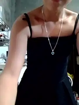 Snapshot of Zara-Lina chatting on May 3, 2026, 11:52 pm Zara-Lina online show from May 3, 2026, 11:52 pm