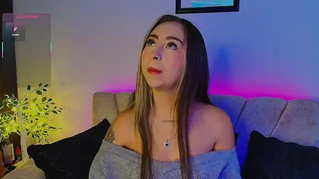 Snapshot of Cloe_martinezz_ chatting on May 10, 2026, 4:42 pm Cloe martinezz online show from May 10, 2026, 4:42 pm