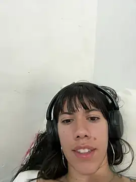 Snapshot of drea-an chatting on April 16, 2026, 9:39 pm drea-an online show from April 16, 2026, 9:39 pm