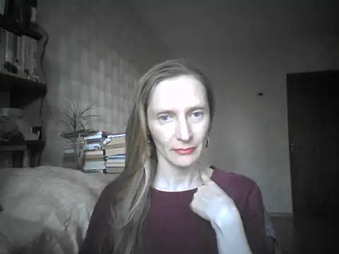 LunaBelle8 online show from May 15, 2026, 5:00 pm