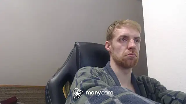 Snapshot of Milkyman7 chatting on November 19, 2025, 8:20 pm Milkyman7 online show from November 19, 2025, 8:20 pm