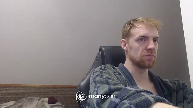 Snapshot of Milkyman7 chatting on November 8, 2025, 11:52 pm Milkyman7 online show from November 8, 2025, 11:52 pm