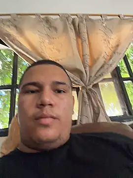 Snapshot of Patricio_02 chatting on August 7, 2026, 2:01 pm Patricio 02 online show from August 7, 2026, 2:01 pm