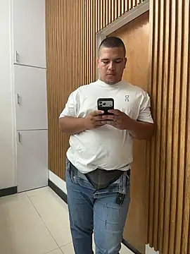 Snapshot of Patricio_02 chatting on July 23, 2026, 3:19 pm Patricio 02 online show from July 23, 2026, 3:19 pm