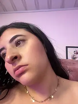 Snapshot of Maggiee_1 chatting on May 14, 2026, 7:22 pm Maggiee 1 online show from May 14, 2026, 7:22 pm