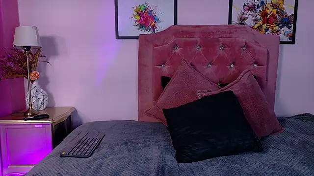 Snapshot of Maggiee_1 chatting on May 29, 2026, 7:20 pm Maggiee 1 online show from May 29, 2026, 7:20 pm