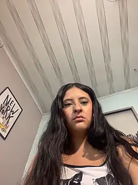 Snapshot of Maggiee_1 chatting on May 9, 2026, 1:25 pm Maggiee 1 online show from May 9, 2026, 1:25 pm