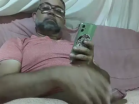 Snapshot of CarlossexVen chatting on June 3, 2026, 6:01 pm CarlossexVen online show from June 3, 2026, 6:01 pm