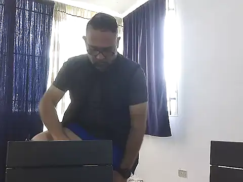 Snapshot of CarlossexVen chatting on May 29, 2026, 2:01 pm CarlossexVen online show from May 29, 2026, 2:01 pm