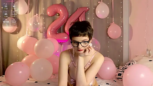 Snapshot of JunneWerss chatting on May 7, 2026, 4:54 pm JunneWerss online show from May 7, 2026, 4:54 pm
