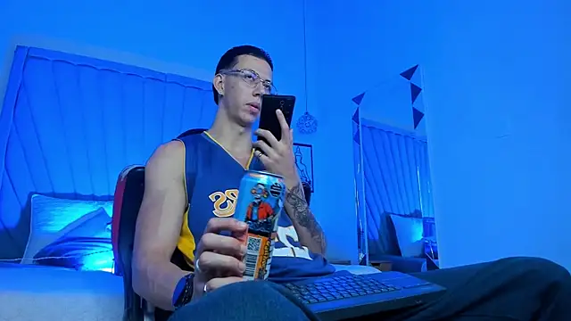 OliverThompsonJS online show from June 25, 2026, 5:56 am