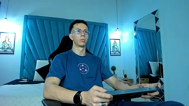 OliverThompsonJS online show from July 22, 2026, 5:09 am
