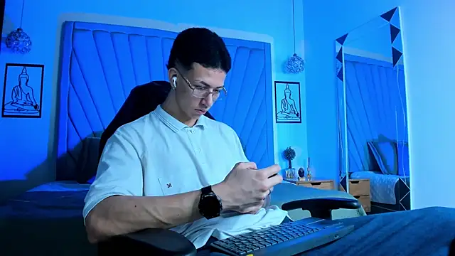 OliverThompsonJS online show from June 19, 2026, 4:40 am