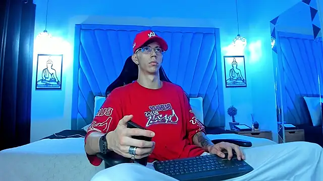 OliverThompsonJS online show from July 25, 2026, 4:20 am