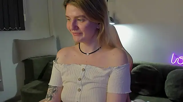 TonyaMeow online show from July 5, 2026, 1:10 am