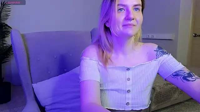 TonyaMeow online show from June 26, 2026, 1:22 am
