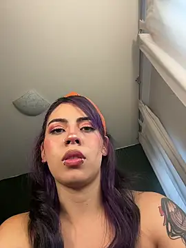 Snapshot of Latinxxcouple chatting on March 26, 2026, 4:05 pm Latinxxcouple online show from March 26, 2026, 4:05 pm