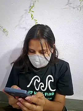 Snapshot of missnaina1 chatting on April 17, 2026, 11:24 am missnaina1 online show from April 17, 2026, 11:24 am