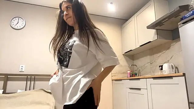 honeydroop online show from April 18, 2026, 2:30 pm