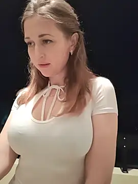 Snapshot of irresistibelle chatting on July 29, 2026, 7:24 pm irresistibelle online show from July 29, 2026, 7:24 pm