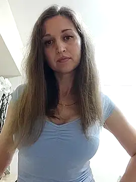 irresistibelle online show from April 26, 2026, 9:56 pm