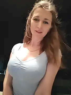 Snapshot of irresistibelle chatting on July 21, 2026, 7:48 pm irresistibelle online show from July 21, 2026, 7:48 pm