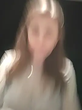 Snapshot of irresistibelle chatting on July 18, 2026, 7:22 pm irresistibelle online show from July 18, 2026, 7:22 pm