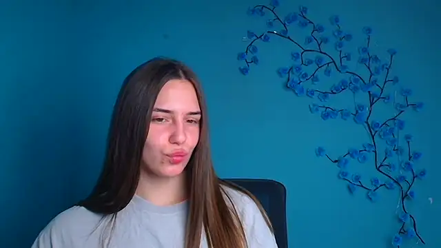 Snapshot of Kyara_ra chatting on June 27, 2026, 5:35 am Kyara ra online show from June 27, 2026, 5:35 am
