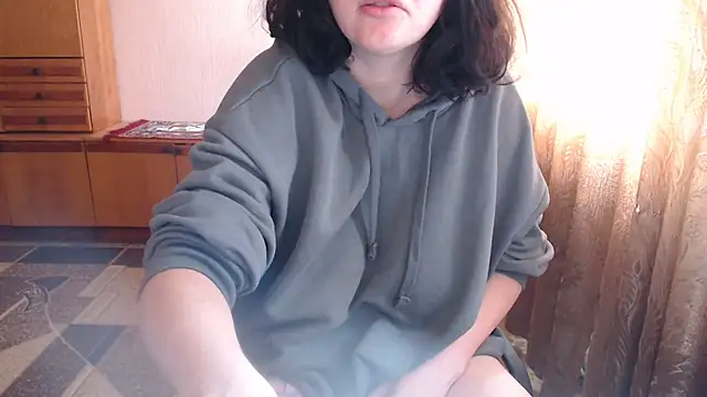 Snapshot of AlinaxJames chatting on May 11, 2026, 7:21 am AlinaxJames online show from May 11, 2026, 7:21 am