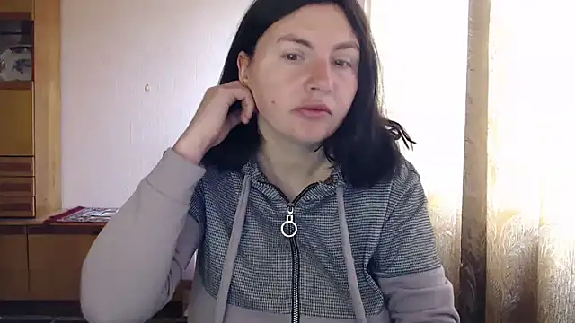 Snapshot of AlinaxJames chatting on April 23, 2026, 7:48 am AlinaxJames online show from April 23, 2026, 7:48 am