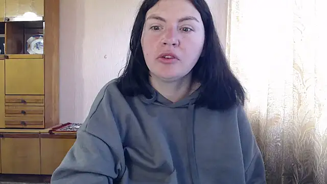 Snapshot of AlinaxJames chatting on May 2, 2026, 7:02 am AlinaxJames online show from May 2, 2026, 7:02 am