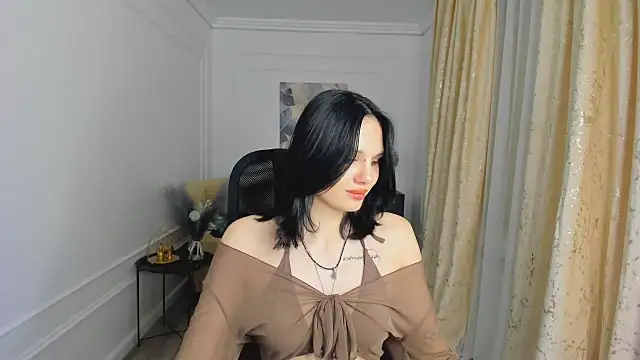 Snapshot of AlicePertim chatting on June 19, 2026, 6:36 pm AlicePertim online show from June 19, 2026, 6:36 pm