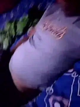 Ojosclaros1 online show from April 19, 2026, 11:07 pm