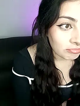 cattvalentinee online show from April 18, 2026, 2:03 am