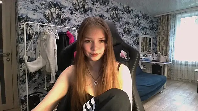 Snapshot of Princess_Mira chatting on July 10, 2026, 11:43 am Princess Mira online show from July 10, 2026, 11:43 am